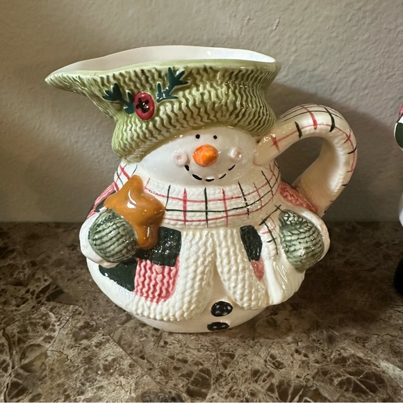 Christmas Santa And Snowman Sugar And Creamer Containers - Picture 3 of 14